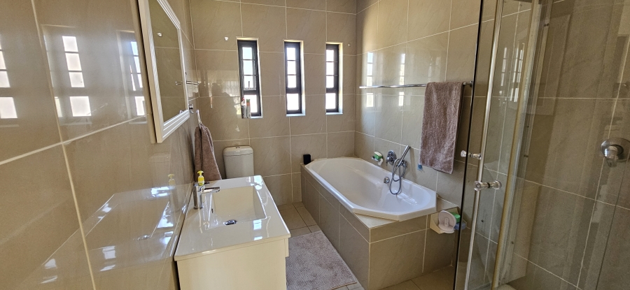 4 Bedroom Property for Sale in Monument Heights Northern Cape